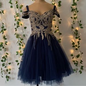 Anny Lee Dark Navy Blue and Gold Tulle off The Shoulder Formal Dress Size Small
